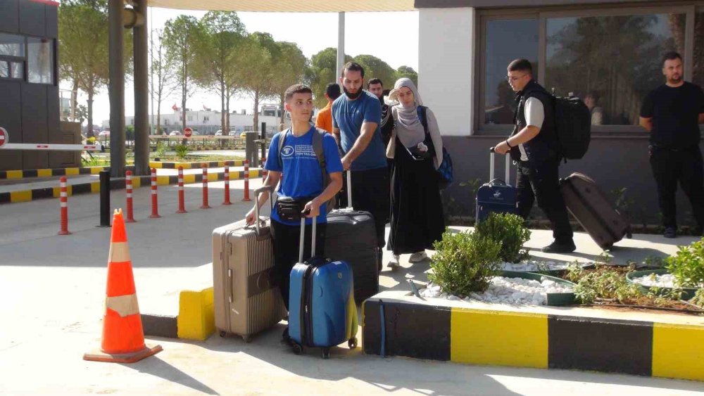 İsrail’in saldırılarından kaçanları taşıyan 5. gemi Türkiye'ye ulaştı