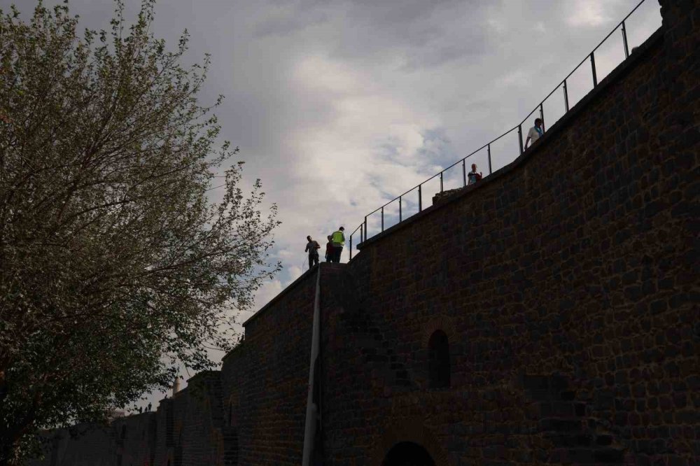 Diyarbakır Surları’nın bazı burçları kiraya verildi