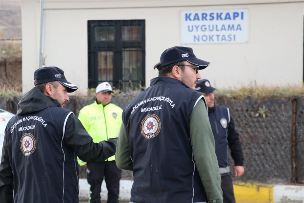 Erzurum Valisi Çiftçi Mobil Göç Noktası Aracında incelemelerde bulundu