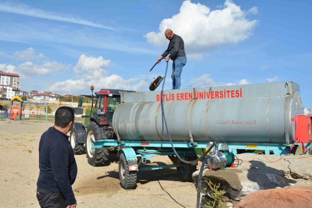 BEÜ öğrencileri Van Gölü suyundan sıvı sabun ve kozmetik ürünleri üretiyor