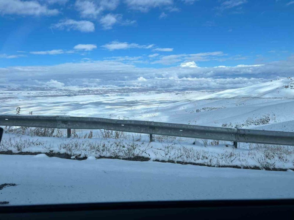 Van'da sürücüler zor anlar yaşadı