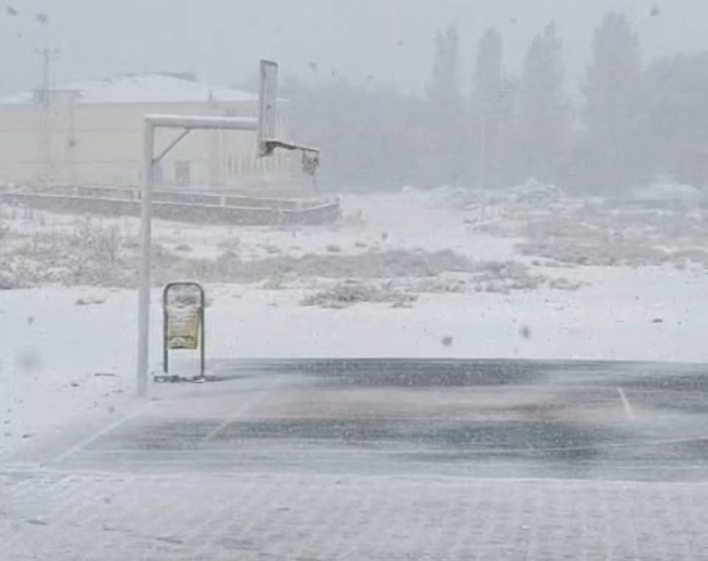 Van'da sürücüler zor anlar yaşadı