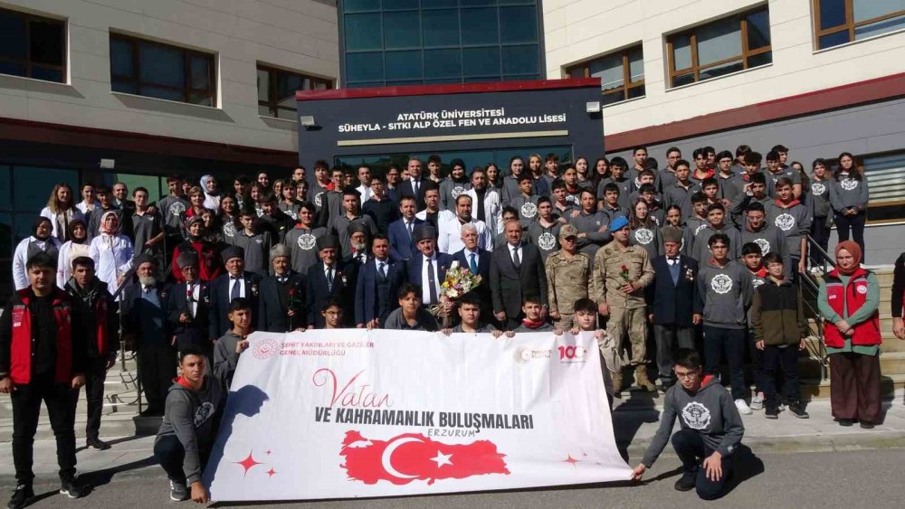 Erzurum'da gaziler öğrencilerle buluştu