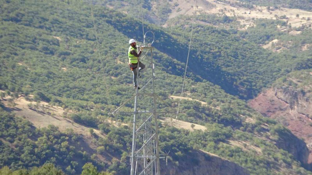 Van'ın Çatak ilçesi kesintisiz enerjiye kavuştu