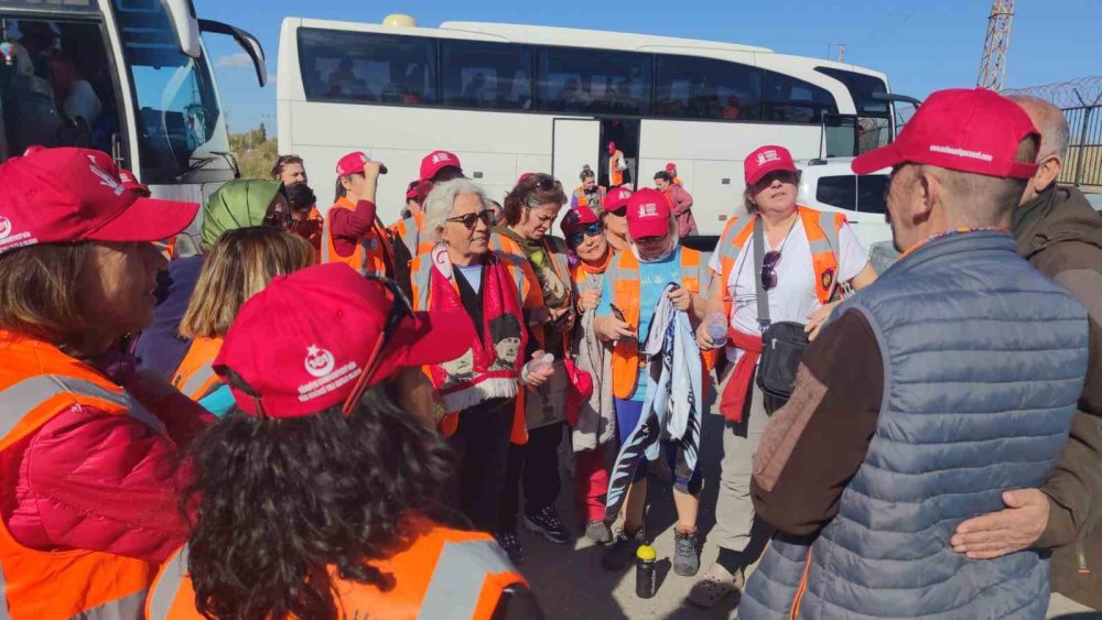 Cumhuriyet’in 101. yılında, 101 kadın, Van’ı gezdi