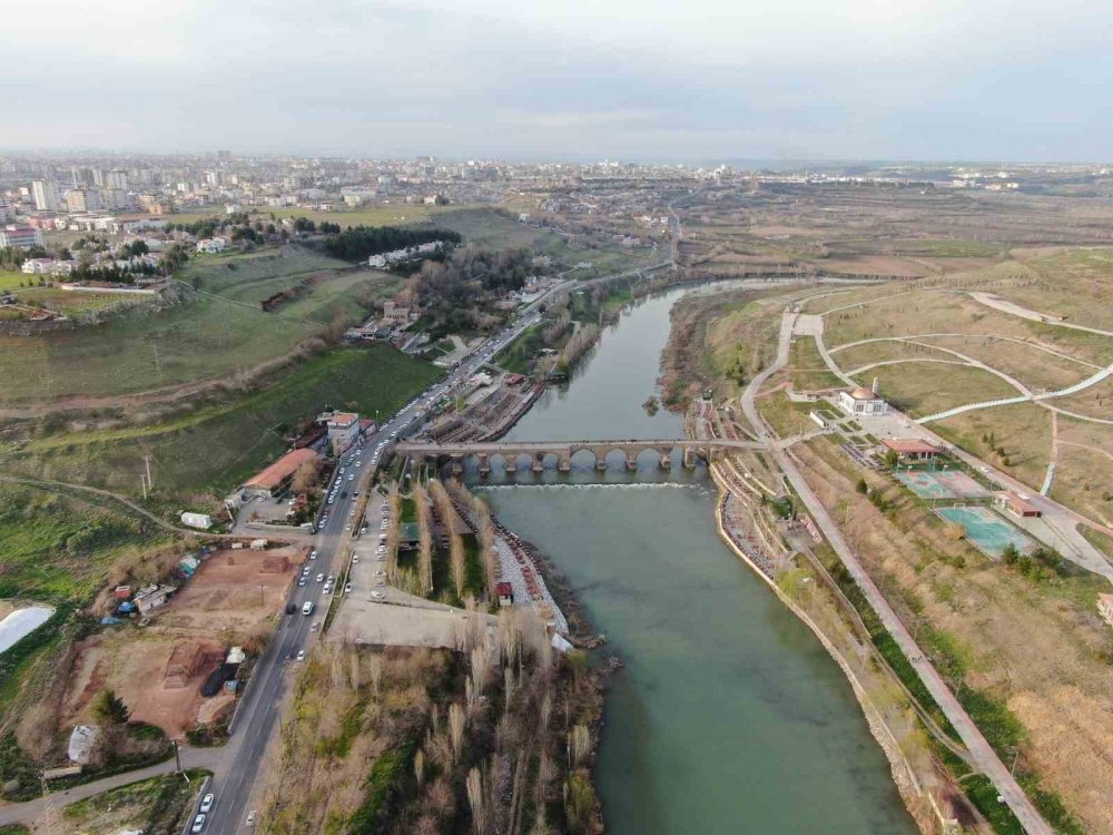 Diyarbakır'da iki asırlık yapı, yapay zeka ile canlandırıldı