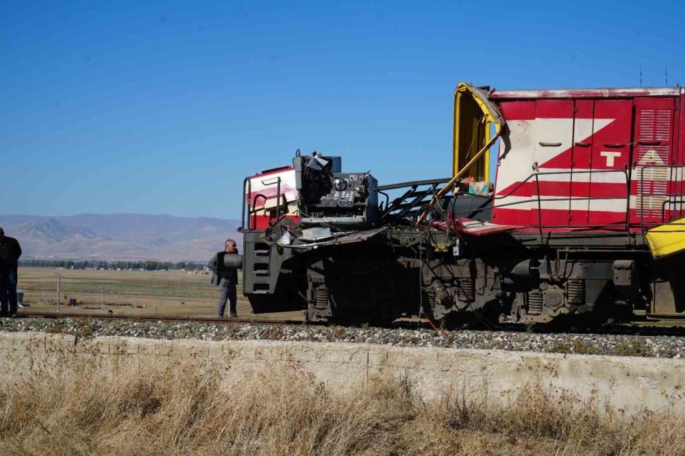 Muş’ta yolcu treni kaza yaptı: 1 ölü, 2 yaralı