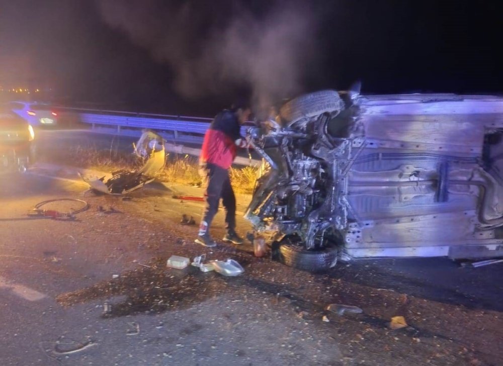 Van’da otomobil devrildi: 5 yaralı