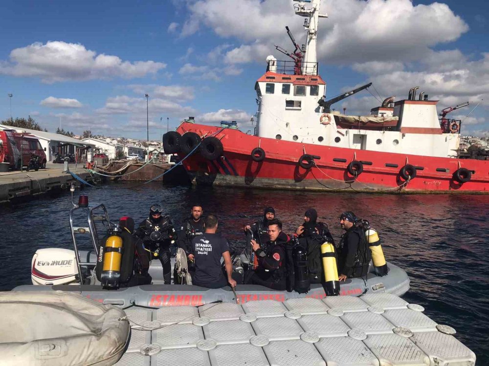 Van’ın itfaiye ekibi, İstanbul Boğazı’nda tatbikat yaptı