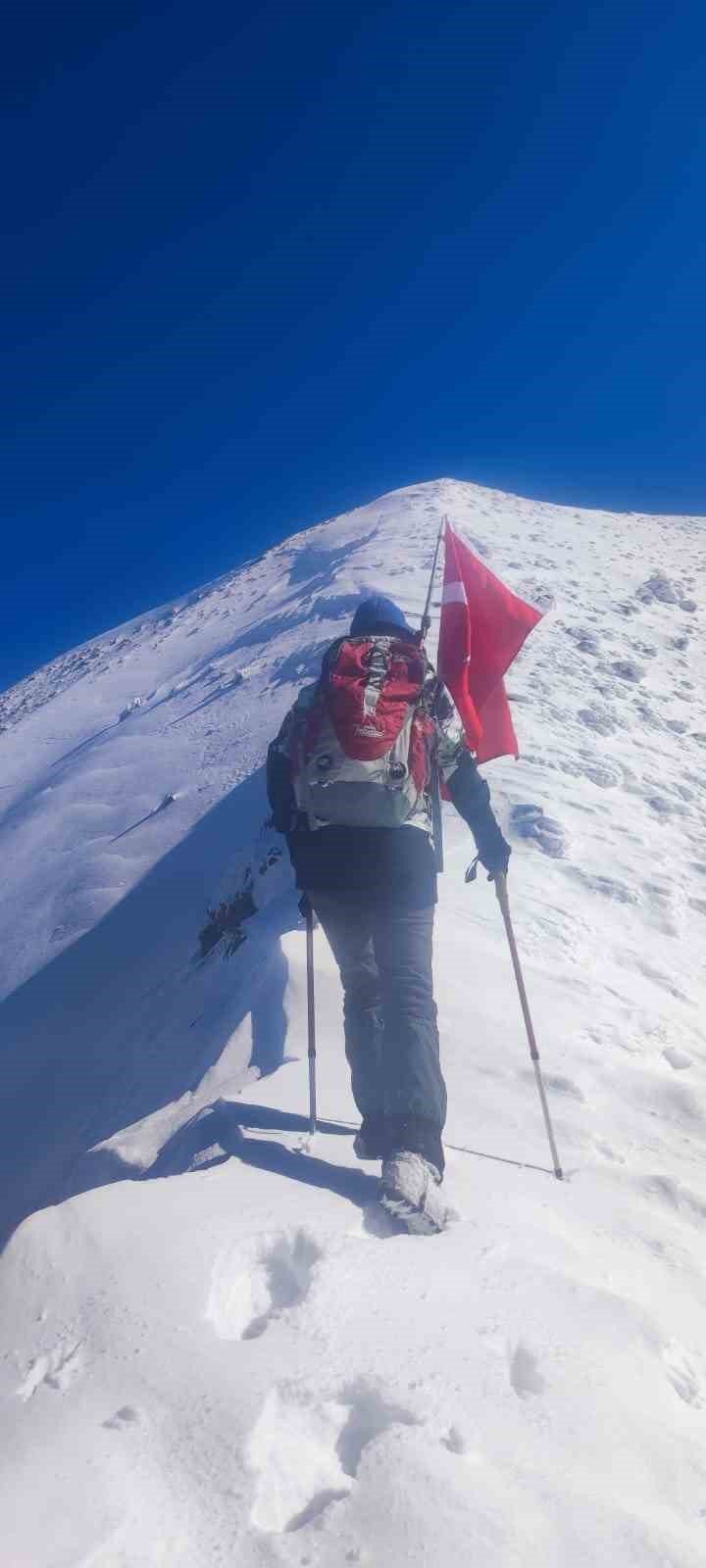 Ağrı Dağı bu kez de Cumhuriyet coşkusunu yaşadı