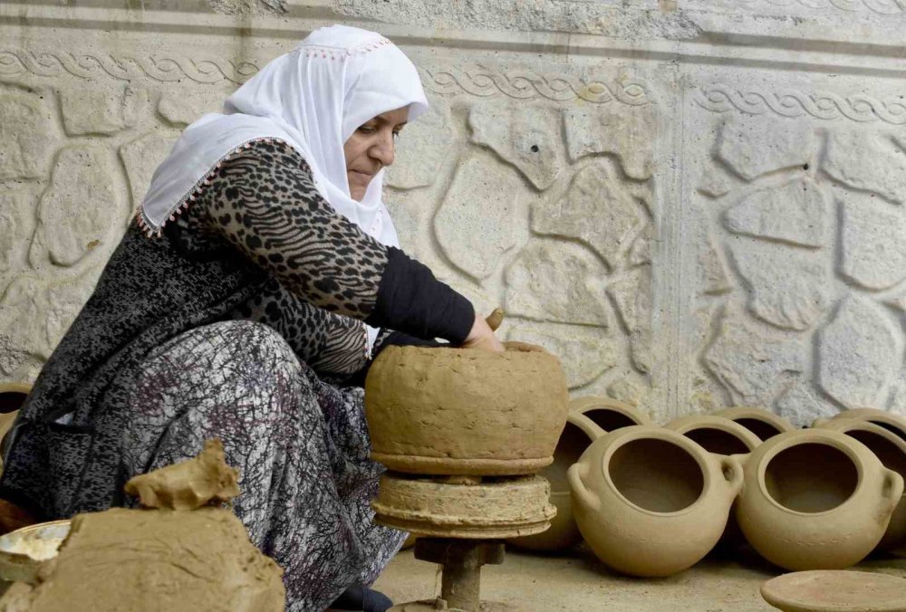 Bitlis’in asırlık çanak çömleğine rağbet artıyor