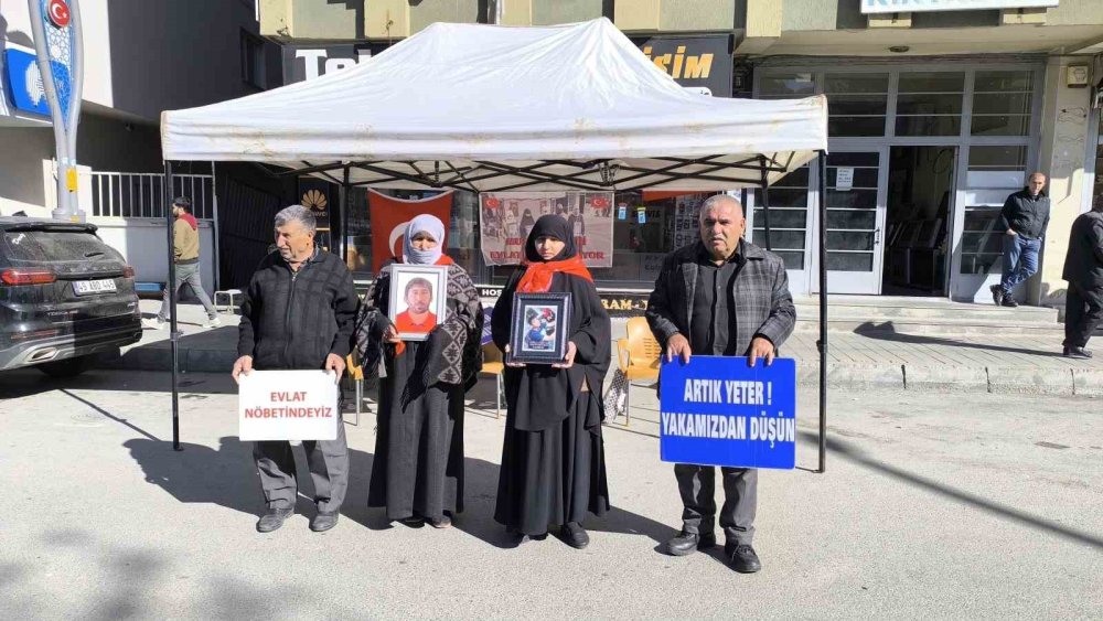 Muşlu ailelerin evlat nöbeti sürüyor