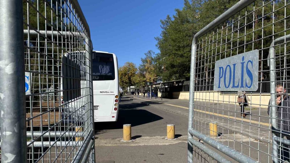 Narin Güran davası öncesi adliye çevresine bariyerler yerleştirildi