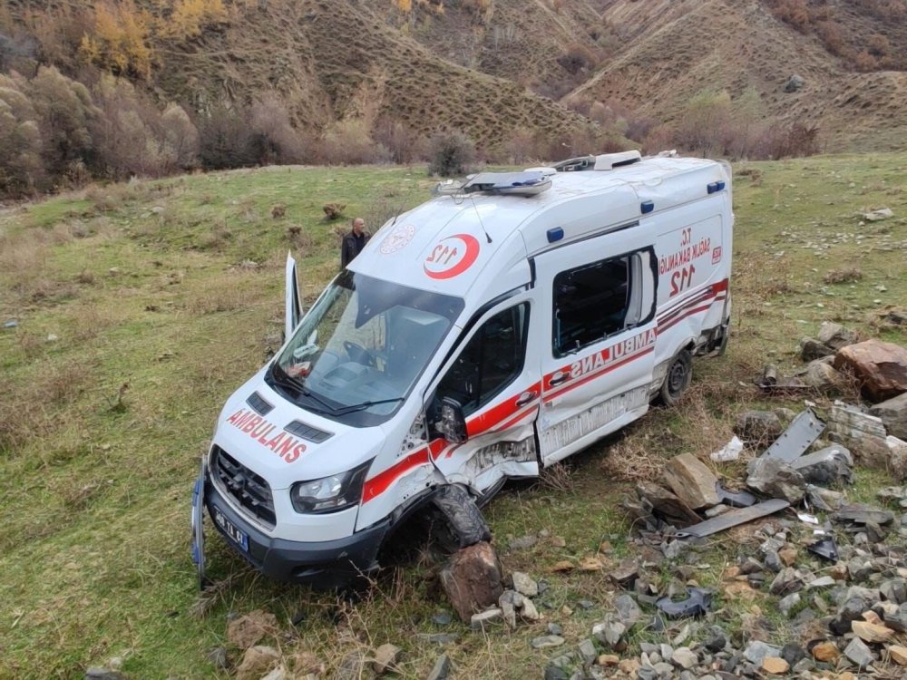 Bitlis'te feci kaza: 8 yaralı