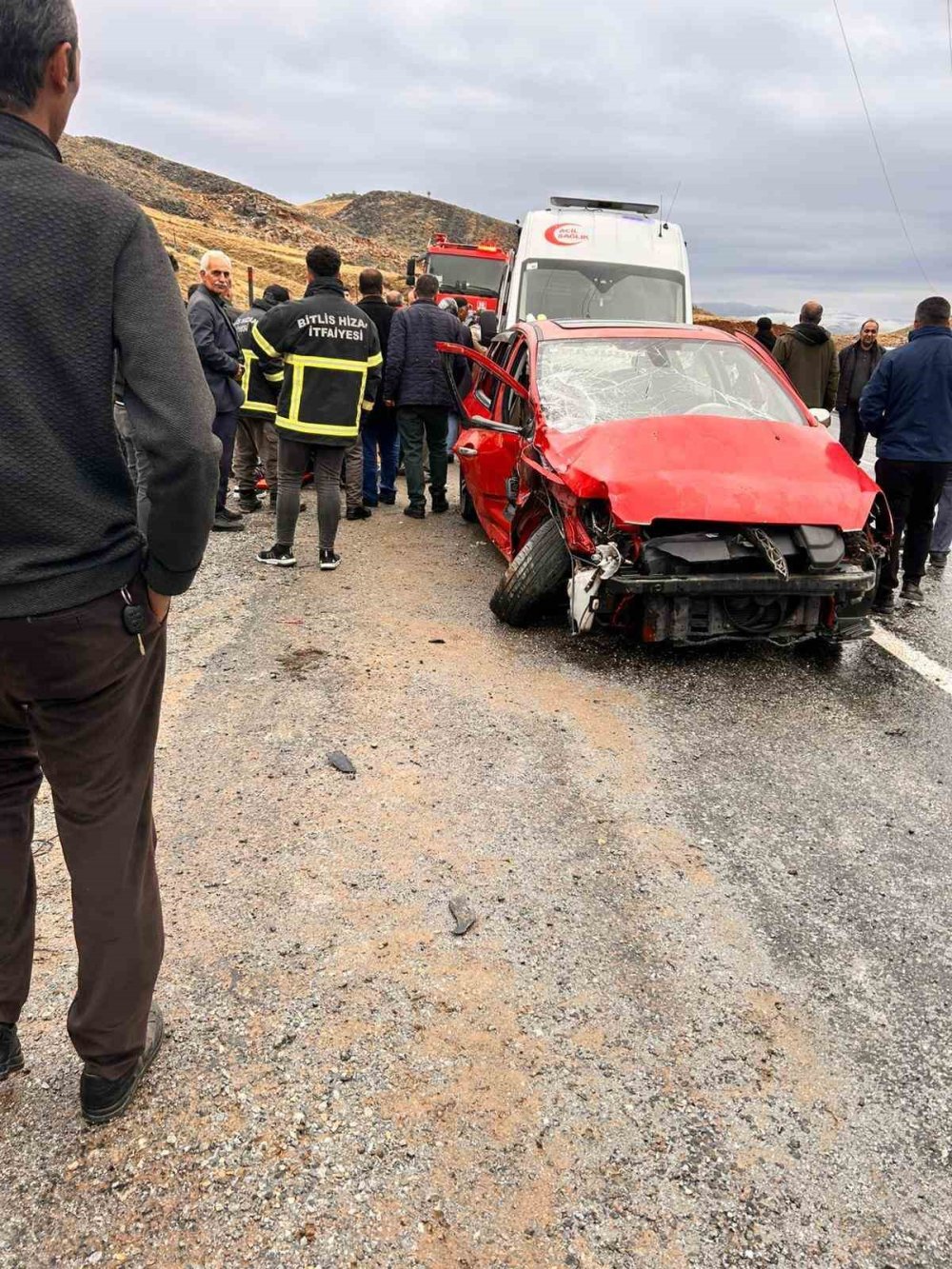 Bitlis'te feci kaza: 8 yaralı