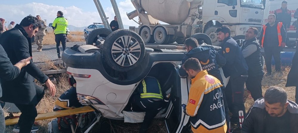 Van’da İran plakalı otomobil takla attı