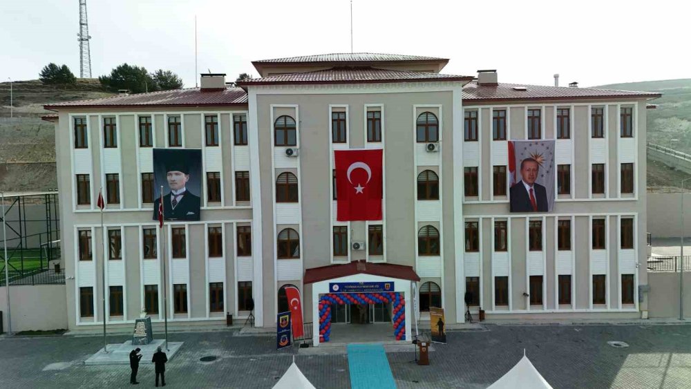 Erzurum'da jandarmaya modern hizmet binası