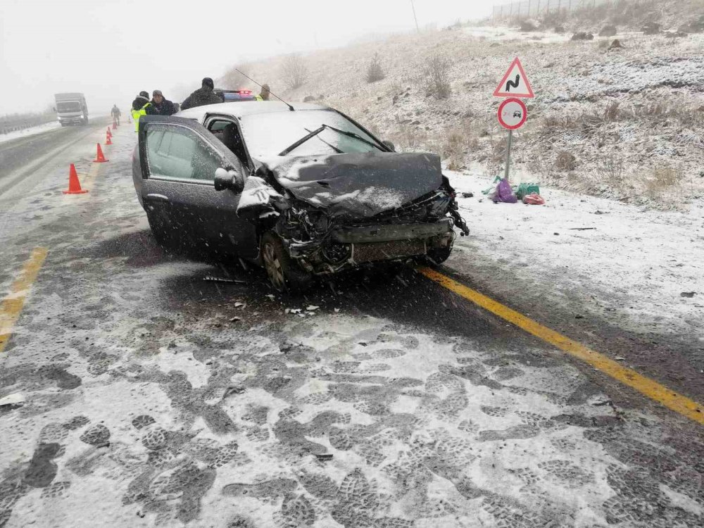 Ardahan’da feci kaza: 8 yaralı