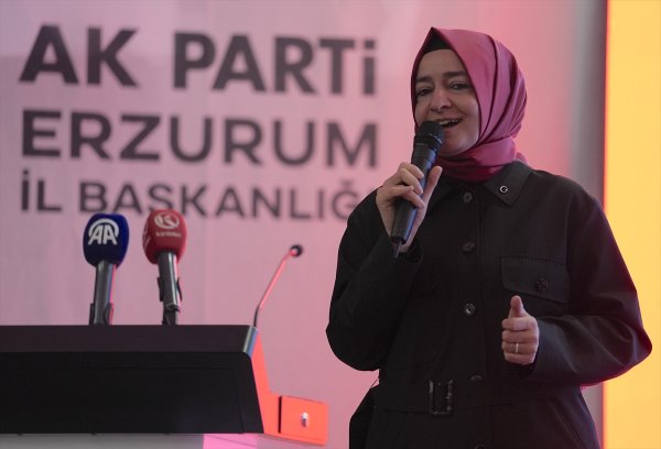 aa-20241117-36218660-36218657-ak-parti-genel-baskan-yardimcisi-kaya-erzurumda-partisinin-ilce-kongresinde-konustu.jpg