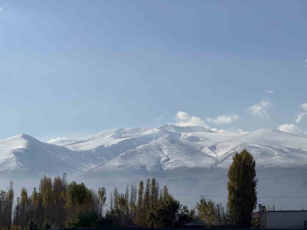 Iğdır'ın dağları beyaza büründü