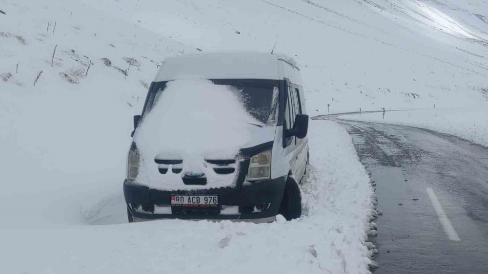 Van’ı kar kapladı