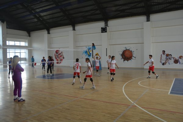 aa-20241121-36256508-36256503-tatvanda-yildiz-kizlar-voleybol-il-birinciligi-yarismasi-yapildi.jpg