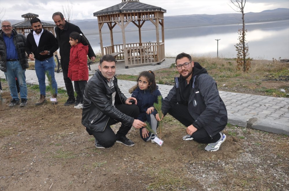 Muş'ta Öğretmenler Günü anısına hatıra ormanı oluşturuldu