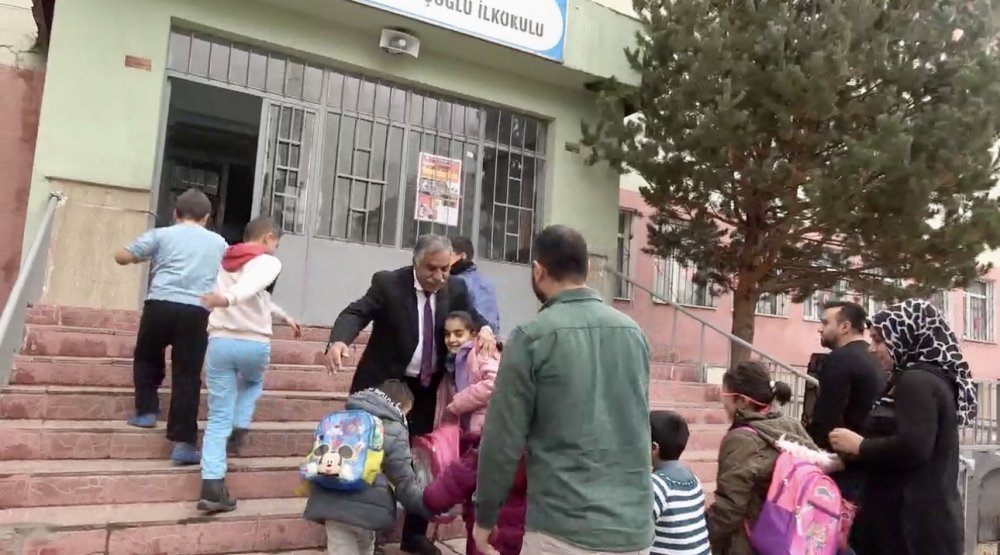 Hayatını çocukların eğitimine adadı