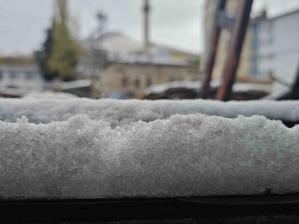 Diyarbakır’a ilk kar düştü