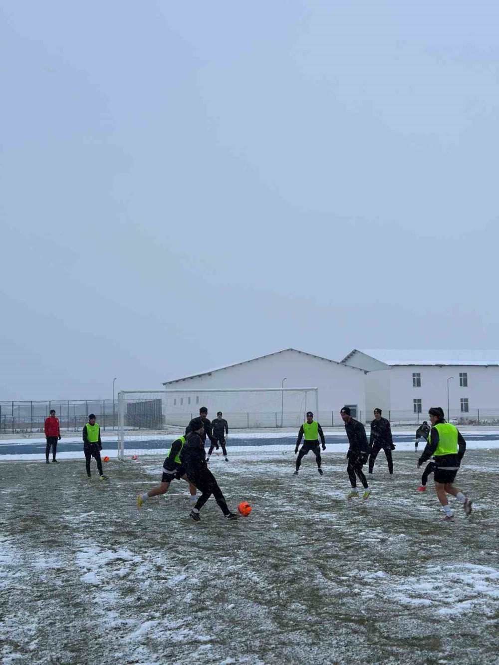 Muş Spor kar altında zorlu antrenmanı