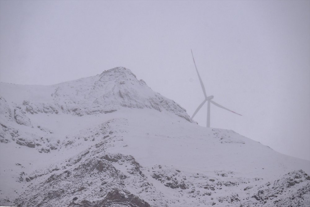 Van, Hakkari, Bitlis ve Muş'ta 283 yerleşim yerinin yolu kapandı