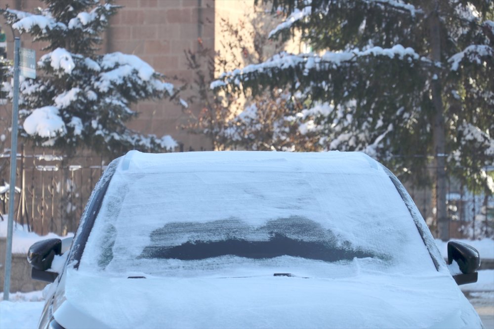 Doğu Anadolu'da soğuk hava, kar ve tipi etkili oluyor