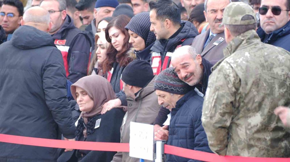 Erzurum şehidini gözyaşlarıyla karşıladı