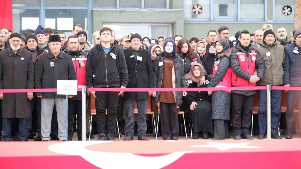 Erzurum şehidini gözyaşlarıyla karşıladı