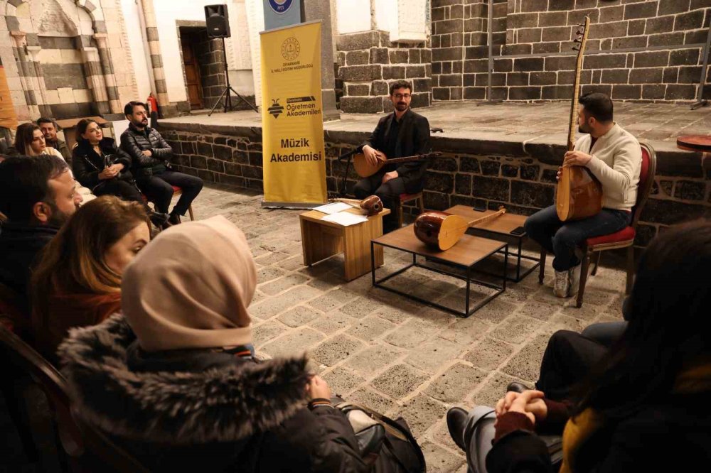 Diyarbakır’da öğretmenler, ’Öğretmen Akademileri’ ile deşarj oluyor