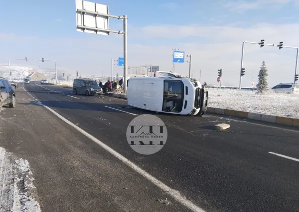 tutak-karayazi-yol-ayriminda-trafik-kazasi-2.webp